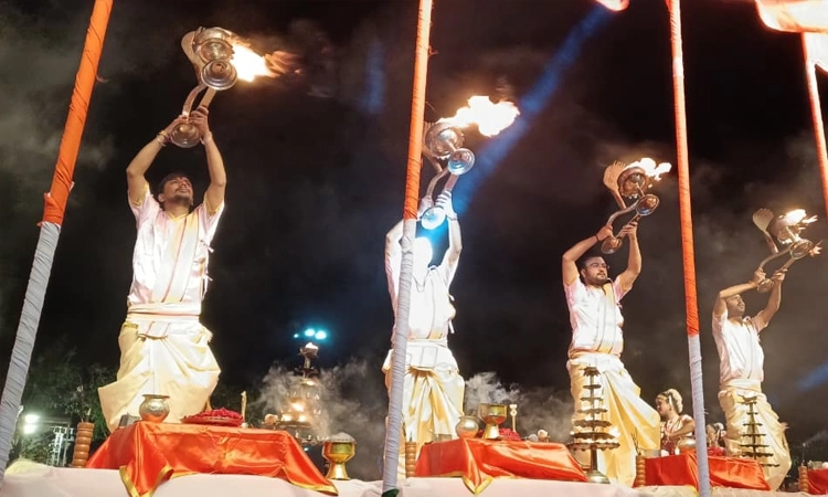 Koppala: ನದಿ ತಟದಲ್ಲಿ ತುಂಗಭದ್ರಾ ಆರತಿ ಮಹೋತ್ಸವ