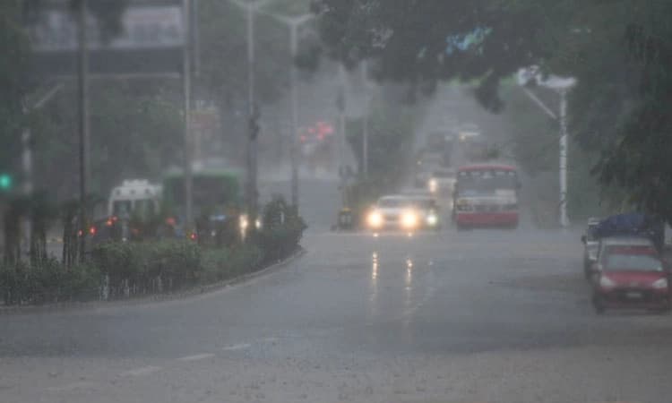 ದಕ್ಷಿಣ ಕನ್ನಡ, ಉಡುಪಿ ಜಿಲ್ಲೆಯಾದ್ಯಂತ ಬಿರುಸಿನ ಮಳೆ