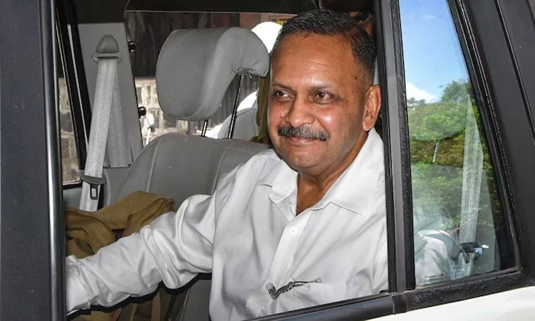 ಮಾಲೆಗಾಂವ್‌ ಸ್ಫೋಟ:ಪುರೋಹಿತ್‌ ಭವಿಷ್ಯದ ಬಗ್ಗೆ ಸೇನೆ ಪರಿಶೀಲನೆ