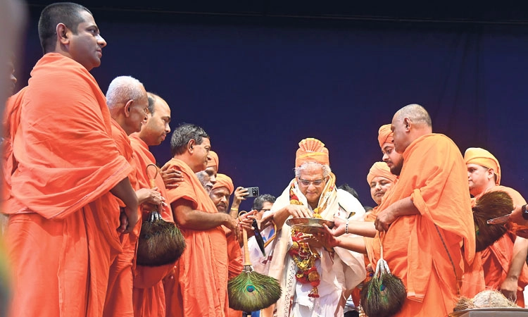 ಜೈನರು-ಹಿಂದೂಗಳ ಬಾಂಧವ್ಯ ಕೆಡಿಸಲು ಸಂಚು: ಭಟ್ಟಾರಕರು