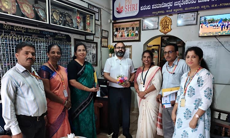 Mangaluru: ನಾಲ್ಯಪದವು ಶಾಲೆಗೆ ಪಿಎಂಒ ಉಪ ಕಾರ್ಯದರ್ಶಿ ಚಂದ್ರಮೋಹನ್‌ ಠಾಕೂರ್‌ ಭೇಟಿ