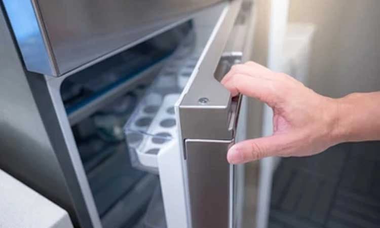 Moradabad: ನಿದ್ದೆ ಮಾಡುತ್ತಿಲ್ಲ ಎಂದು 15 ದಿನದ ಮಗುವನ್ನೇ ಫ್ರಿಡ್ಜ್ ನಲ್ಲಿ ಮಲಗಿಸಿದ ತಾಯಿ