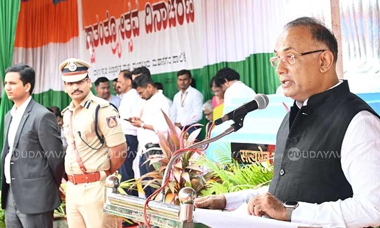 Mangaluru: ಕೆಂಪುಕಲ್ಲು ಕೊರತೆ: ಶೀಘ್ರವೇ ಸರಳೀಕೃತ ನಿಯಮ ಜಾರಿ... ದಿನೇಶ್‌ ಗುಂಡೂರಾವ್‌