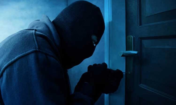 ಈಶ್ವರಮಂಗಲ: ಮನೆಯಿಂದ ಲಕ್ಷಾಂತರ ರೂ. ಮೌಲ್ಯದ ಚಿನ್ನಾಭರಣ ಕಳವು