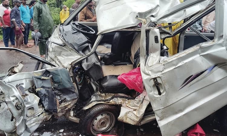 Sagara: ಓಮ್ನಿ-ಪಿಕಪ್ ಡಿಕ್ಕಿ; ಓರ್ವ ಸಾವು; ಎಂಟು ಜನರಿಗೆ ಗಾಯ