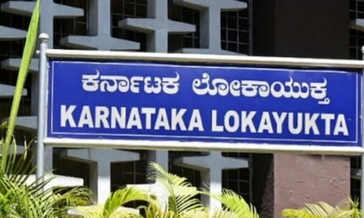 Lokayukta: ಪೊಲೀಸ್‌ ಠಾಣೆಯ ಮೇಲೆ ಲೋಕಾ ದಾಳಿ: ಇನ್‌ಸ್ಪೆಕ್ಟರ್‌, ಪಿಎಸ್‌ಐ ಸೇರಿ ಮೂವರ ಸೆರೆ