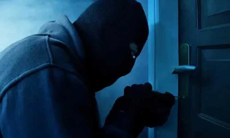 Chikkaballapura: ಡಿಸಿ ಕಚೇರಿಯಲ್ಲಿರುವ SBI ಬ್ಯಾಂಕ್ ಕಳ್ಳತನಕ್ಕೆ ಯತ್ನ