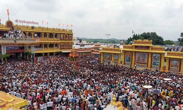 Raichur: ಮಂತ್ರಾಲಯದಲ್ಲಿ ವಿಜೃಂಭಣೆಯಿಂದ ಜರುಗಿದ ರಾಯರ ರಥೋತ್ಸವ