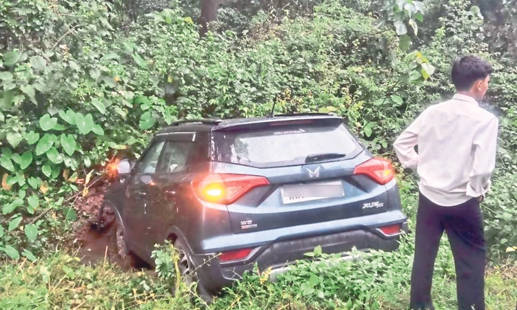 ಅರಂತೋಡು: ಚಾಲಕನ ನಿಯಂತ್ರಣ ತಪ್ಪಿ ಕಾರು ಅಪಘಾತ