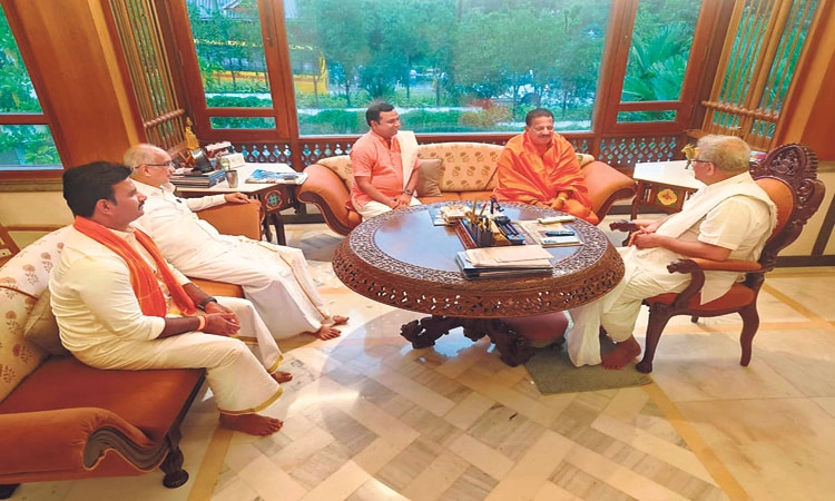 ಧರ್ಮಸ್ಥಳಕ್ಕೆ ಬಂದ ಬೆಂಗಳೂರಿನ ಭಕ್ತರು; ಅಪಪ್ರಚಾರ ಸಲ್ಲ: ವಿಶ್ವನಾಥ್‌