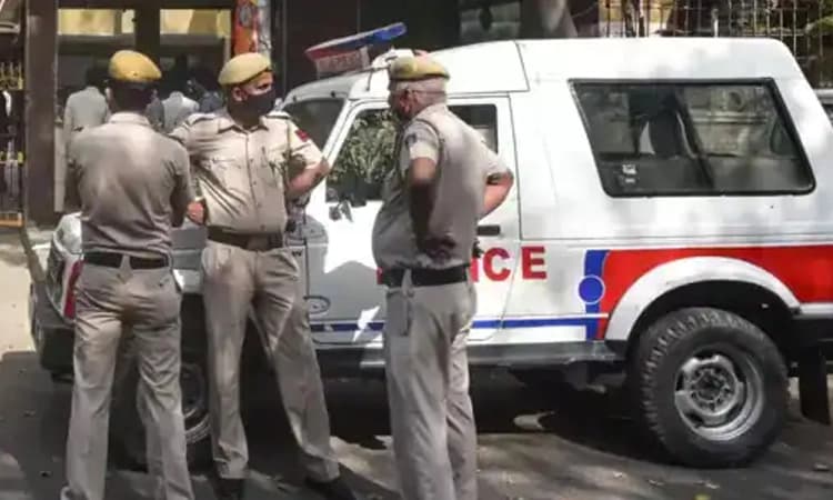 Delhi: 65 ವರ್ಷ ಪ್ರಾಯದ ತಾಯಿಯ ಮೇಲೆ ಮಗನಿಂದಲೇ ದೌರ್ಜನ್ಯ! ಹಿಂದಿನ ತಪ್ಪಿಗೆ ಶಿಕ್ಷೆ ಎಂದ ಮಗ