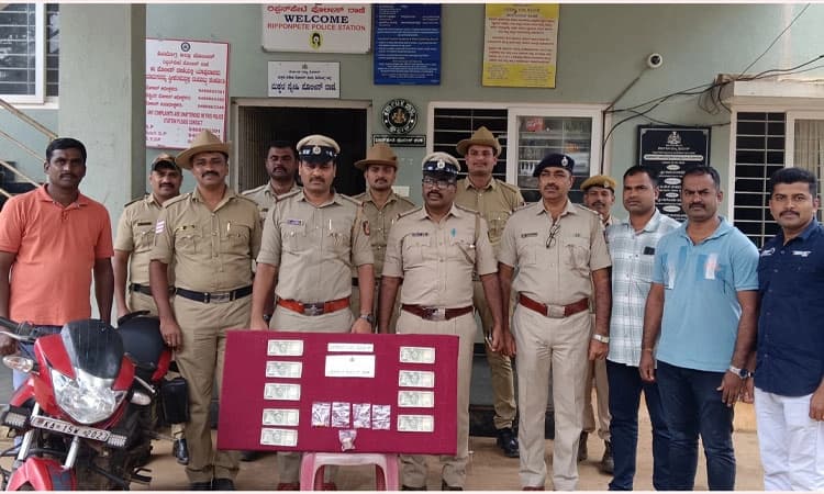 ಮನೆಗಳ್ಳತನದ ಆರೋಪಿಯನ್ನು 4 ದಿನಗಳೊಳಗೆ ಹೆಡೆಮುರಿ ಕಟ್ಟಿದ ಪೊಲೀಸರು ;ಬೈಕ್ ಸಮೇತ ಮಾಲು ವಶಕ್ಕೆ