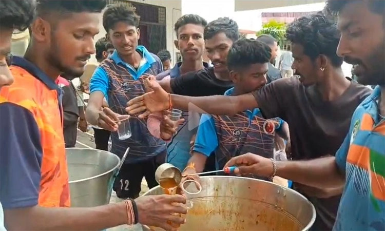 ಯಾದಗಿರಿ ; ಊಟ ಸಿಗದೆ ಸಾಂಬಾರ್ ಕುಡಿದ ಕ್ರೀಡಾಪಟುಗಳು