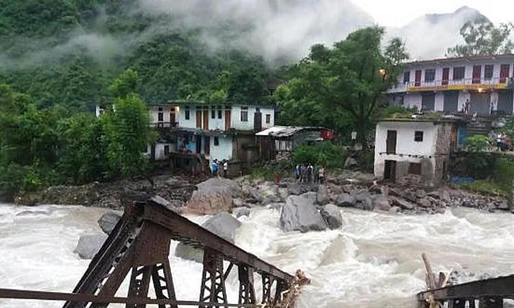 Dehradun: ಭಾರೀ ಮೇಘಸ್ಫೋಟ-ನೀರಿನ ರಭಸಕ್ಕೆ ಕೊಚ್ಚಿಹೋದ ಮನೆ, ಅಂಗಡಿ-ಮುಂಗಟ್ಟುಗಳು!