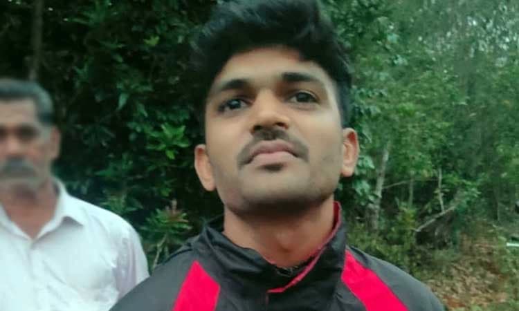 Chikkamagaluru: ರೈಡಿಂಗ್ ನಲ್ಲೇ ಮಹಿಳೆಯ ಸರ ಕದಿಯಲು ಯತ್ನ... ಗ್ರಾಮಸ್ಥರಿಂದಲೇ ಯುವಕ ಲಾಕ್