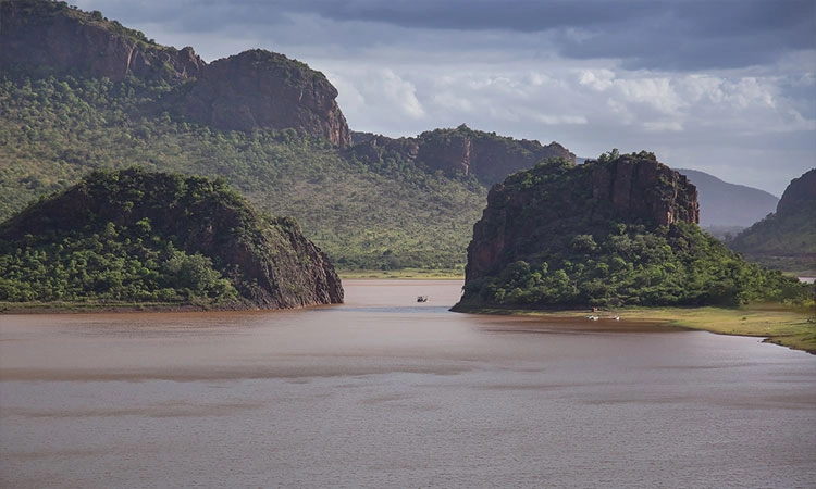 Tourism: ಬಯಲುಸೀಮೆಯ ಮಣ್ಣಲ್ಲಿ ಸಹ್ಯಾದ್ರಿಯ ಸಂಡೂರು