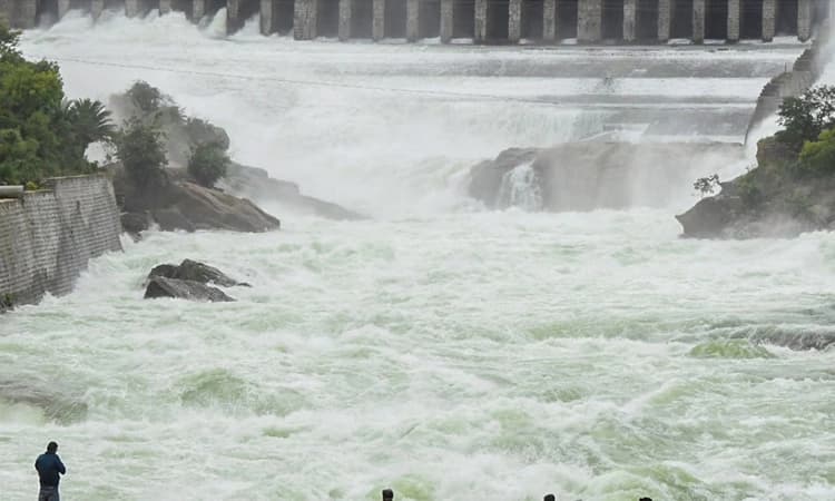 Belagavi: ಕೃಷ್ಣಾ ನದಿ ಹೆಚ್ಚಿದ ಪ್ರವಾಹ: ಕೆಲವು ತಾಲೂಕುಗಳಲ್ಲಿ ಮುಳುಗಿದ ಸೇತುವೆಗಳು