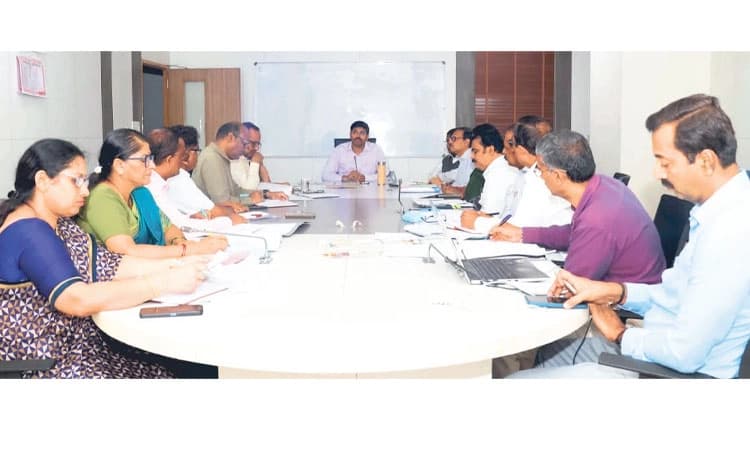 Bengaluru: ಚಾಲನೆ ವೇಳೆ ಮೊಬೈಲ್‌ ಬಳಸಿದರೆ 15 ದಿನ ಸಸ್ಪೆಂಡ್‌