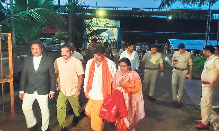 ಸುಜಾತಾ ಭಟ್‌ ನಮ್ಮ ಹೋರಾಟದಲ್ಲಿ ಇಲ್ಲ: ಮಹೇಶ್‌ ಶೆಟ್ಟಿ ತಿಮರೋಡಿ