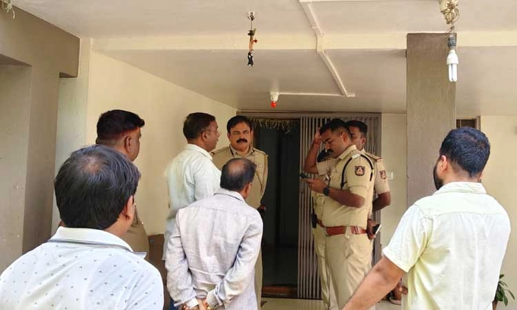 Muddebihal: ನ್ಯಾಯಾಧೀಶರ ಮನೆಗೆ ಕನ್ನ ಹಾಕಿದ ಕಳ್ಳರು... ಲಕ್ಷಾಂತರ ಮೌಲ್ಯದ ನಗನಗದು ಕಳವು