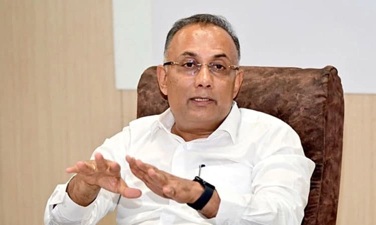 ಖಾಸಗಿ ಅಂಬ್ಯುಲೆನ್ಸ್‌ಗಳ ಗುಣಮಟ್ಟ,ಶುಲ್ಕ ನಿಗದಿಗೆ ಮಾನದಂಡ ರೂಪಿಸಲಿದೆ:ದಿನೇಶ್‌ ಗುಂಡೂರಾವ್‌