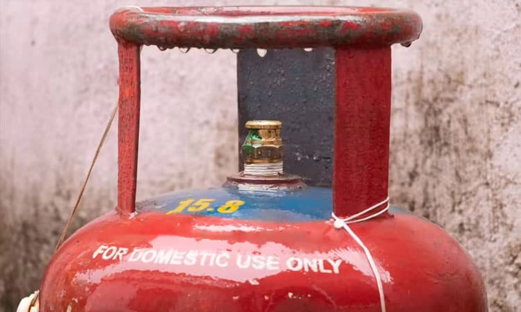 Bengaluru: ಮನೆಯಲ್ಲಿ ಸಿಲಿಂಡರ್‌ ಸ್ಫೋ*ಟ: ಯುವತಿಗೆ ಗಂಭೀರ ಗಾಯ