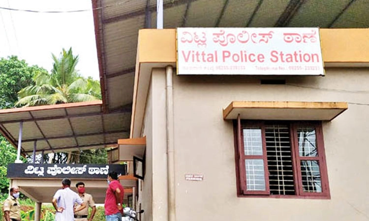 Vitla: ಅಕ್ರಮವಾಗಿ ಕೆಂಪು ಕಲ್ಲು ಸಾಗಾಟ ಮಾಡುತ್ತಿದ್ದ ಲಾರಿಗಳು ವಶಕ್ಕೆ