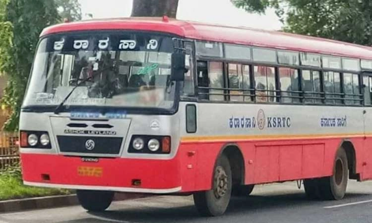 ಬಸ್ಸಿನಲ್ಲಿ ಮಹಿಳೆ ಅಸೌಖ್ಯ; ಬಸ್ಸನ್ನೇ ಆಸ್ಪತ್ರೆಗೆ ತಂದ ಚಾಲಕ