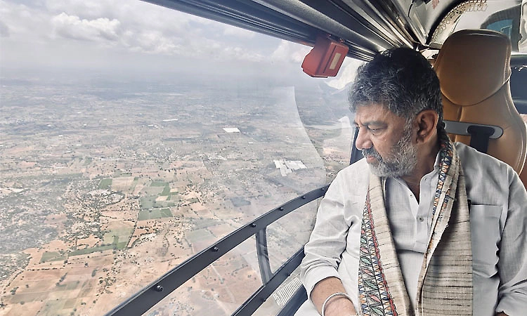 CM D K Shivakumar conducts aerial survey of drought-hit areas