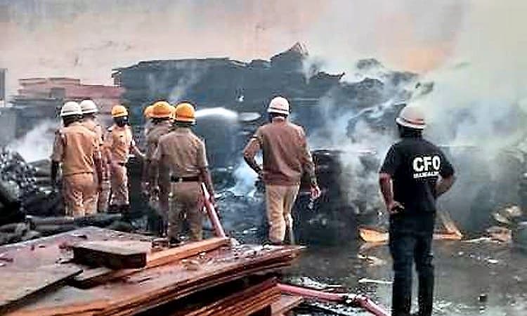 Fire breaks out at plywood factory in Baikampady industrial area