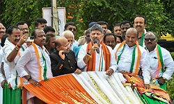 ನಾನು ಕೇವಲ 2 ವರ್ಷ ಮಾತ್ರ ಸಿಎಂ ಆಗಿರಬೇಕಾ? : ತವರಿನಲ್ಲಿ ಸಿಎಂ ಡಿ.ಕೆ.ಶಿವಕುಮಾರ್ ಪ್ರಶ್ನೆ