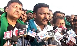 ರೈತರಿಗೆ ಸ್ಪಂದಿಸದಿದ್ದರೆ ನಾಳೆ ರೈಲು, ವಿಮಾನವೂ ಬಂದ್: ಕೇಂದ್ರಕ್ಕೆ ಚೂನಪ್ಪ ಪೂಜಾರ ಎಚ್ಚರಿಕೆ