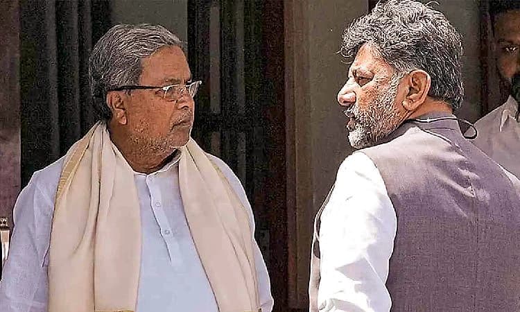 ಸಿಎಂ ಕುರ್ಚಿ ಕದನದ ಮಧ್ಯೆ ದಿಲ್ಲಿಯತ್ತ ಸಿದ್ದು, ಡಿಕೆಶಿ