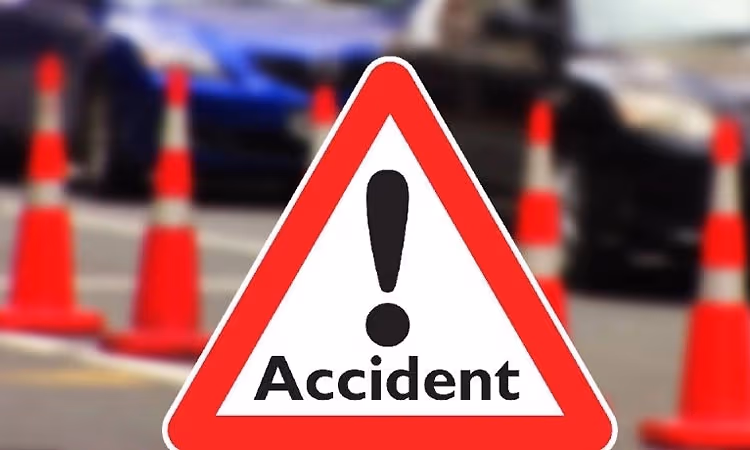 Hunsur: ಬೈಕ್ಗೆ ಬಸ್ ಡಿಕ್ಕಿ; ಬಸ್ಸಿನಡಿಗೆ ಸಿಲುಕಿ ಸವಾರಿಬ್ಬರು ಸ್ಥಳದಲ್ಲೇ ಸಾವು