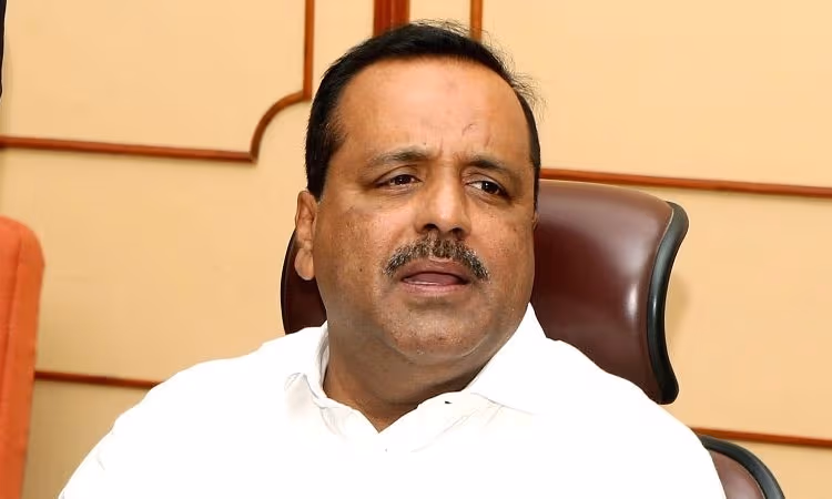 Karnataka Speaker U T Khader condoles death of Shamanur Shivashankarappa