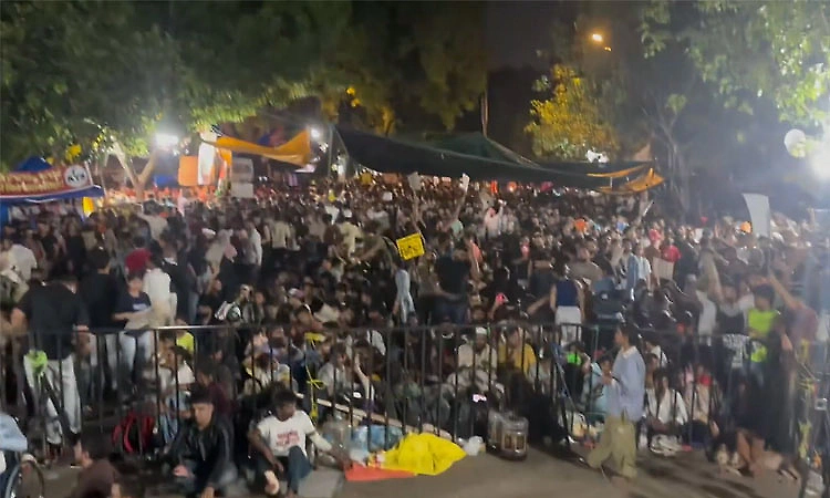 CJP seeks written assurance on withdrawal of FIRs, warns of fresh protest