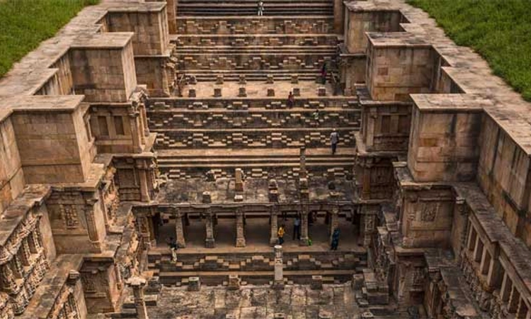 Rani Ki Vav: ನೂರಾರು ವರ್ಷ ಭೂಗತವಾಗಿದ್ದ “ರಾಣಿ ಕೀ ವಾವ್” ಮೆಟ್ಟಿಲು ಬಾವಿಯ ಸ್ವರ್ಗ! | Udayavani - Latest Kannada News, Udayavani Newspaper