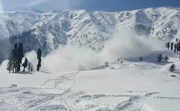 kashmir-avalanche_650x400_51485414482.jpg