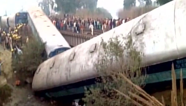 Kanpur-Train-Accident1-600.jpg