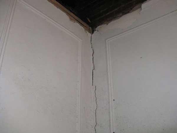 apartment-crack.jpg