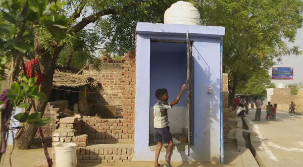 child-latrine-rajasthan.jpg