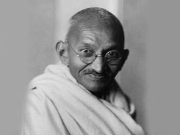 Mahatma-Gandhiji-600.jpg