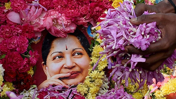 Jayalalitha-Bhavachithra-Pushpa-namana-6-12.jpg