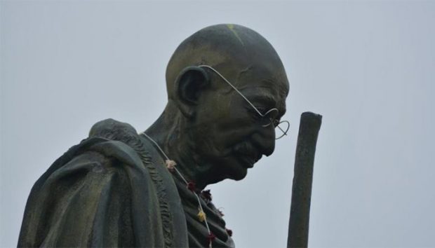 Mahatma-Statue-700.jpg