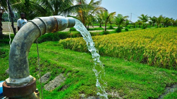 agricultural-pumpset-farmers.jpg