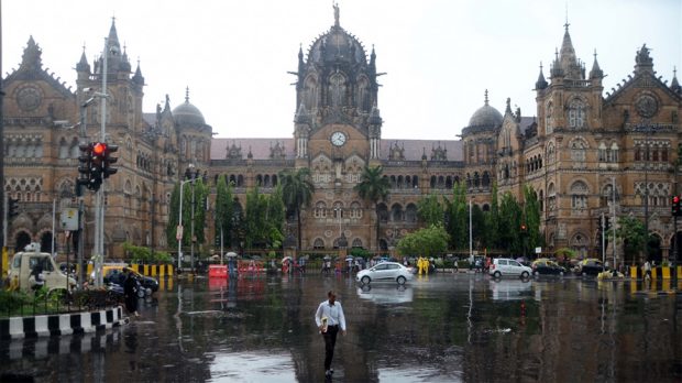 mumbai-rains1-700.jpg