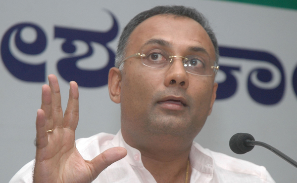 dinesh-gundu-rao-600.jpg