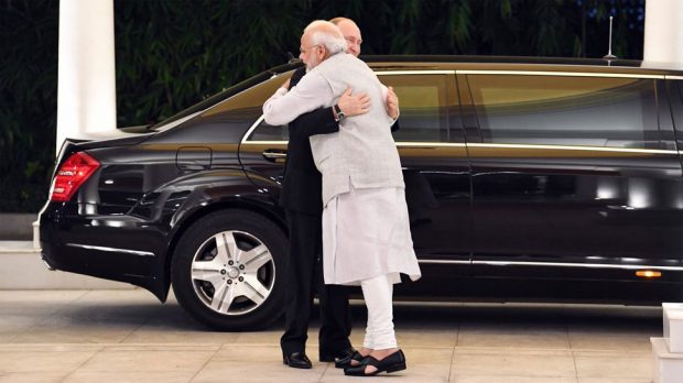 modi-putin-embrance-700.jpg