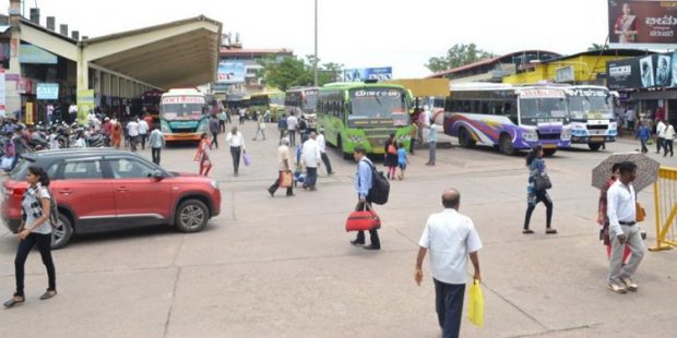 UD-BUS-STAND