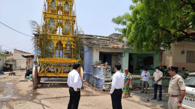 ಲಾಕ್ ಡೌನ್ ಉಲ್ಲಂಘಿಸಿ ಜಾತ್ರೆ ಪ್ರಕರಣ: ರಾವೂರ ಗ್ರಾಮಕ್ಕೆ ಜಿಲ್ಲಾಧಿಕಾರಿ ಭೇಟಿ